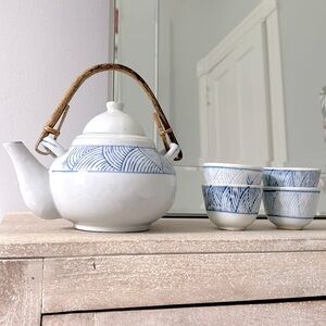 Vintage Teapot + Cups
